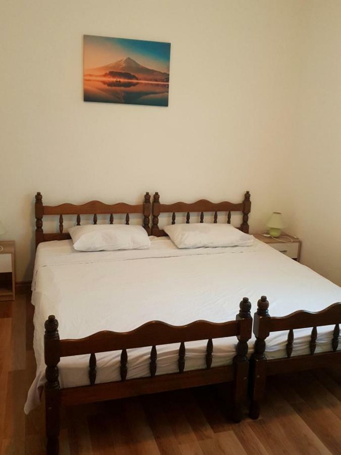 Villa Kuca Za Odmor Mile Drniš Exterior foto